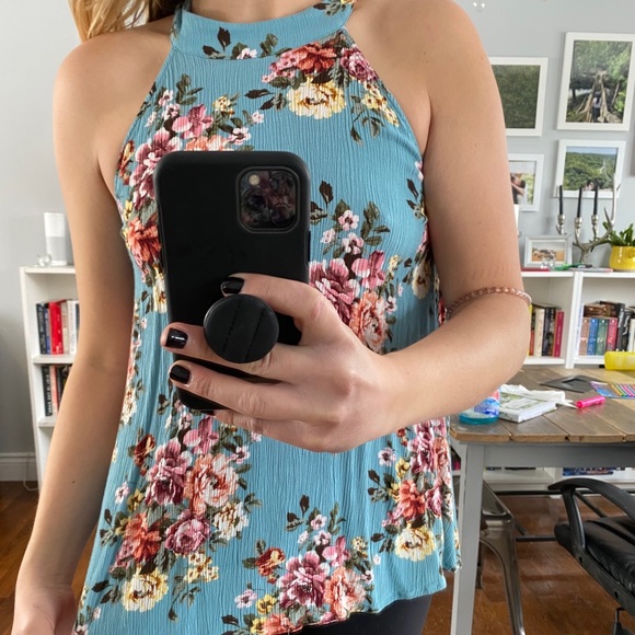 Flower Halter Tank - Picture 2 of 4